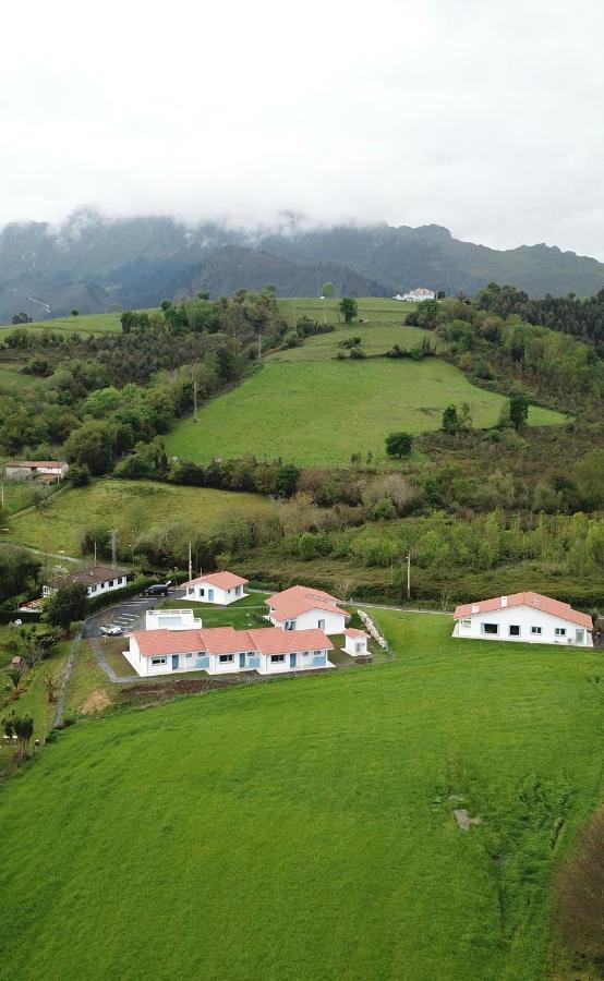 El Pueblin De Ribadesella Aparthotel Екстериор снимка